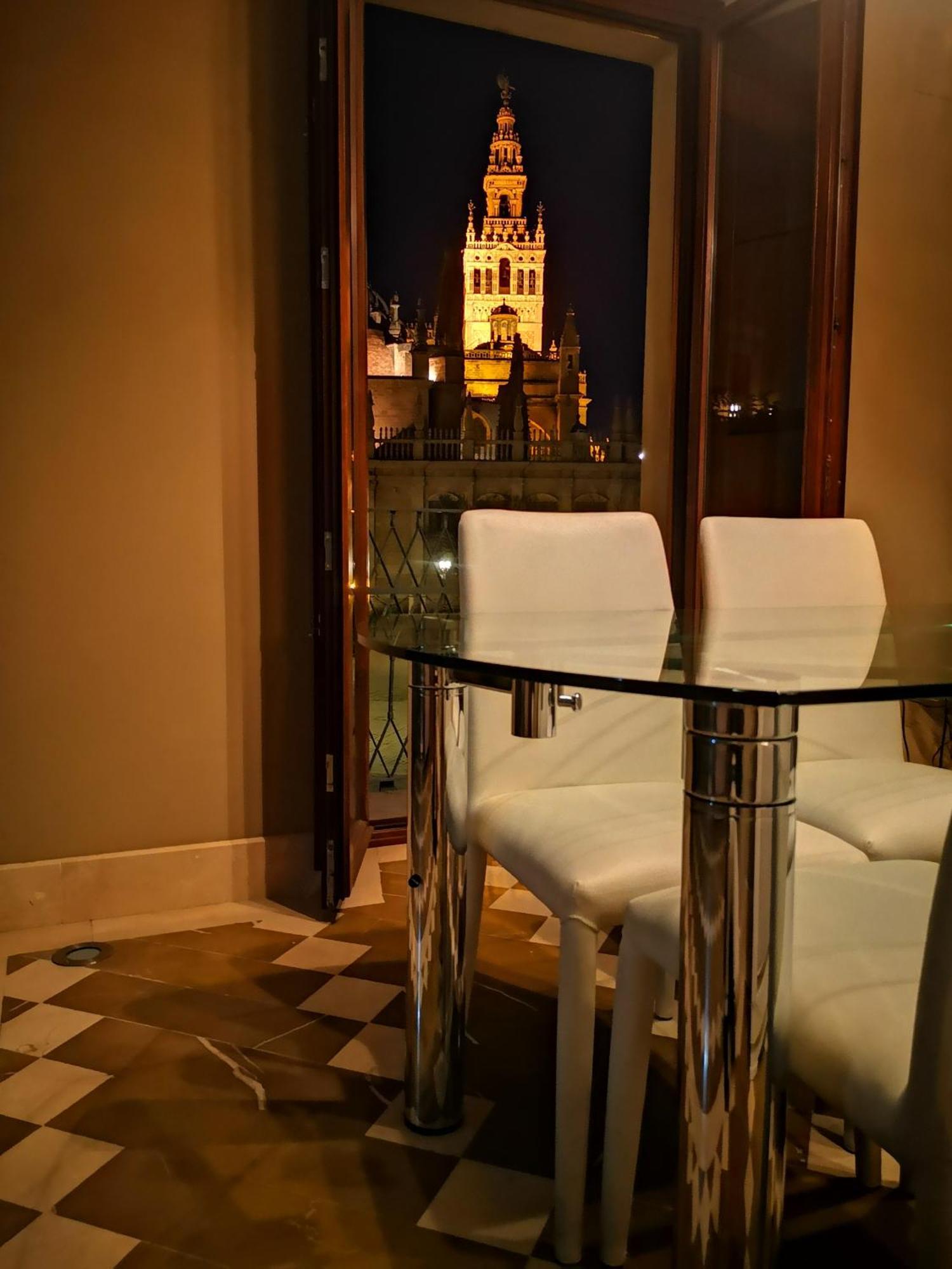 Luxury Apartment With Views To Alcazar, Cathedral And Giralda. Sevilla Exteriér fotografie