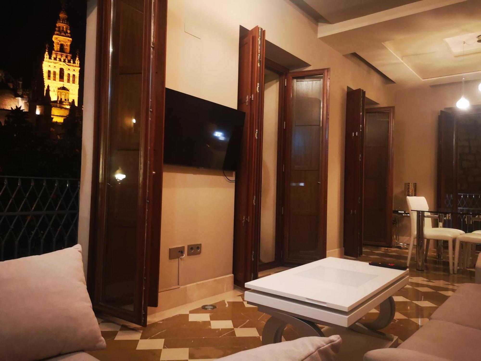 Luxury Apartment With Views To Alcazar, Cathedral And Giralda. Sevilla Exteriér fotografie