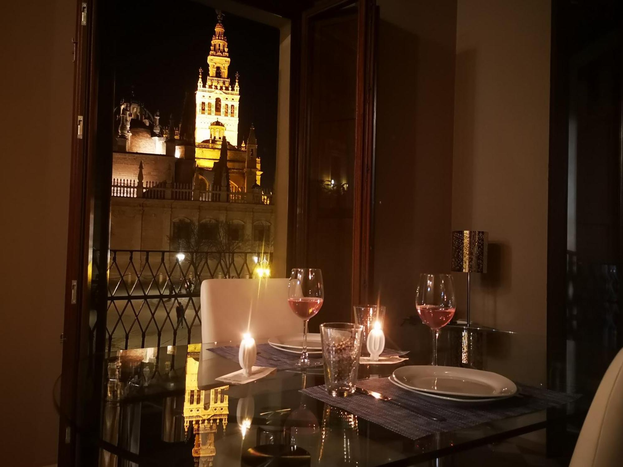 Luxury Apartment With Views To Alcazar, Cathedral And Giralda. Sevilla Exteriér fotografie